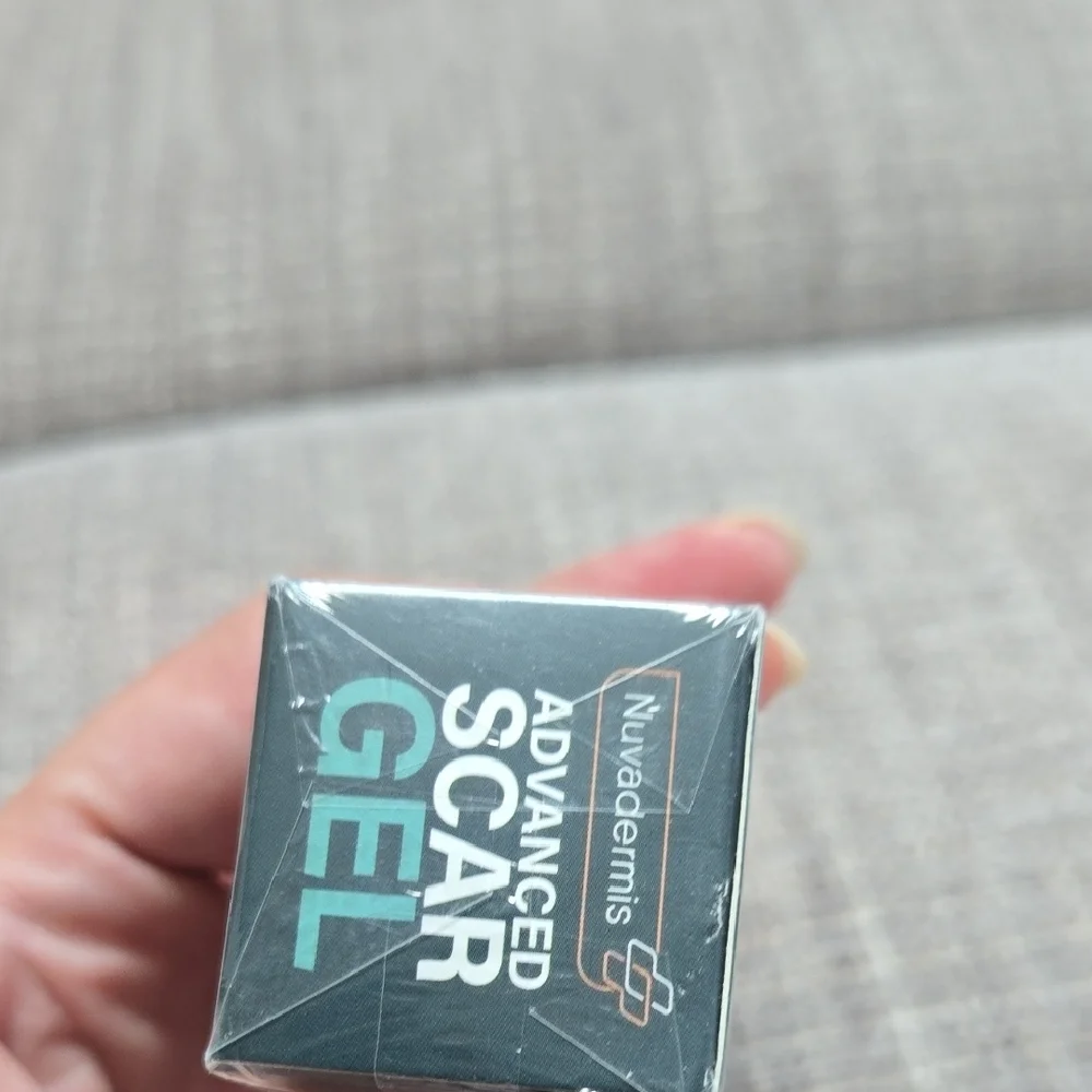 Advanced Scar Gel - Orange and White‎